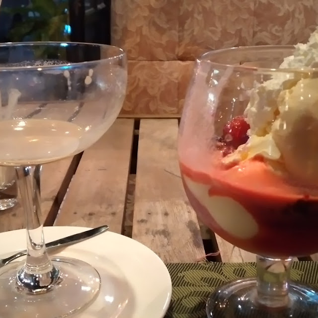 Vanilla Ice with Fresh Fruites