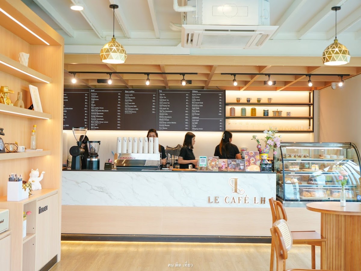 LE CAFE LH
