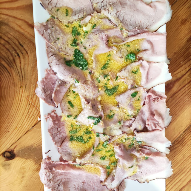 Vedella Freda Amb Vinagreta D'ou