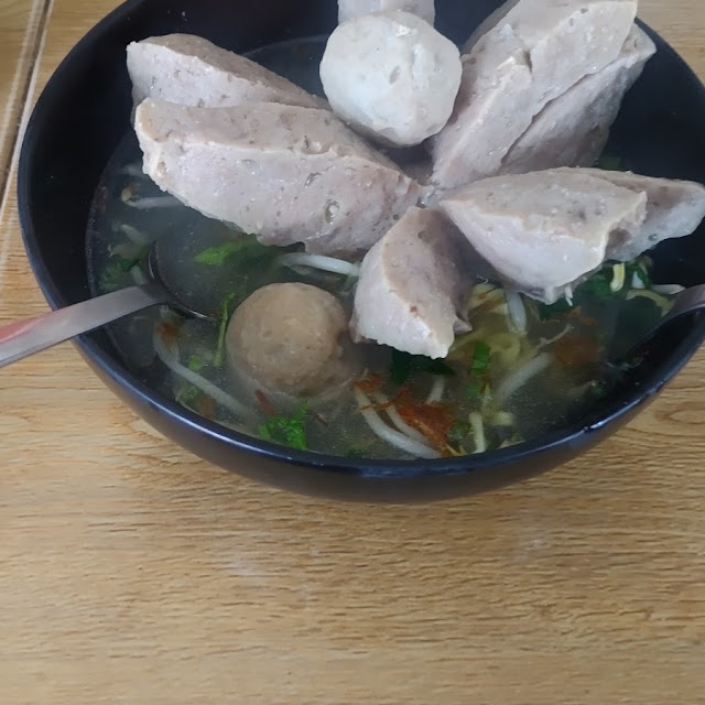 Bakso Urat Plus Kacang Atom