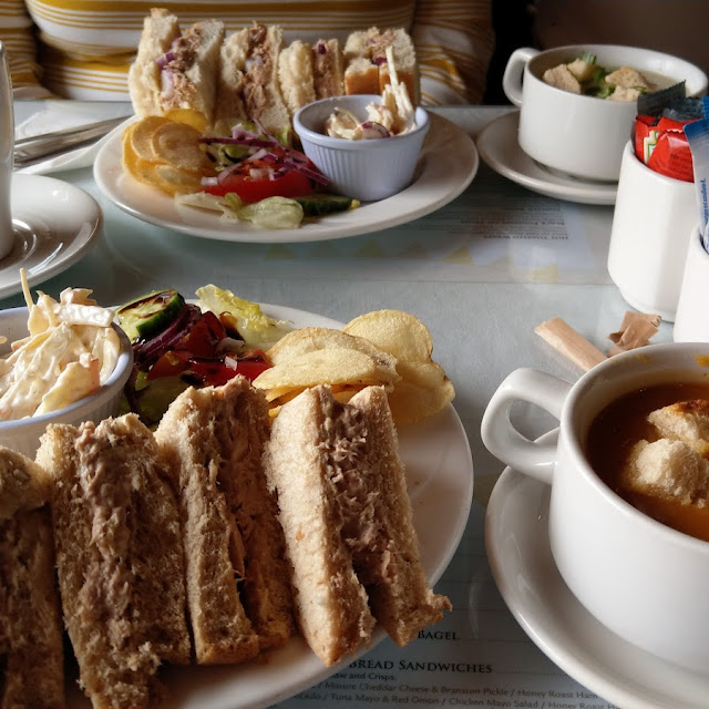 Deluxe Soup and Sandwich