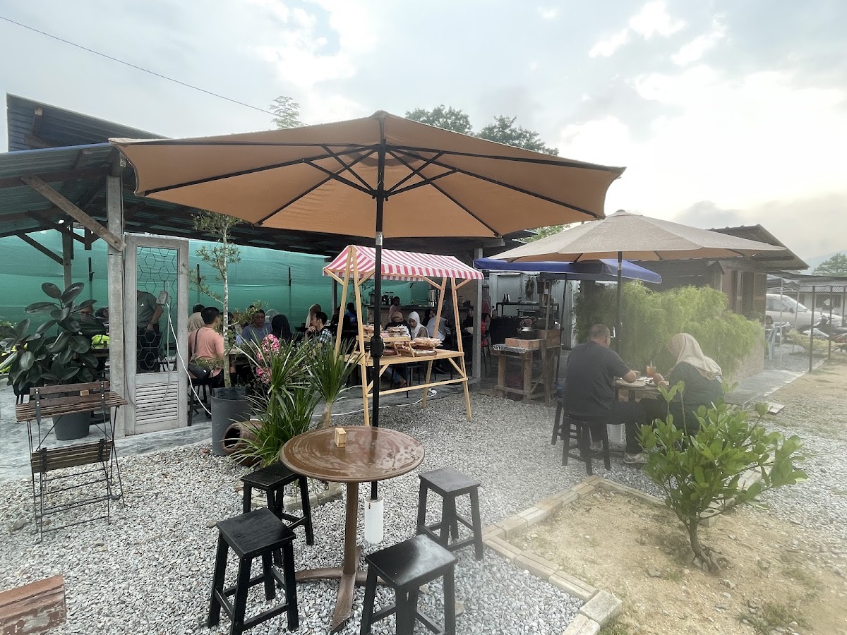 Breakfast hut