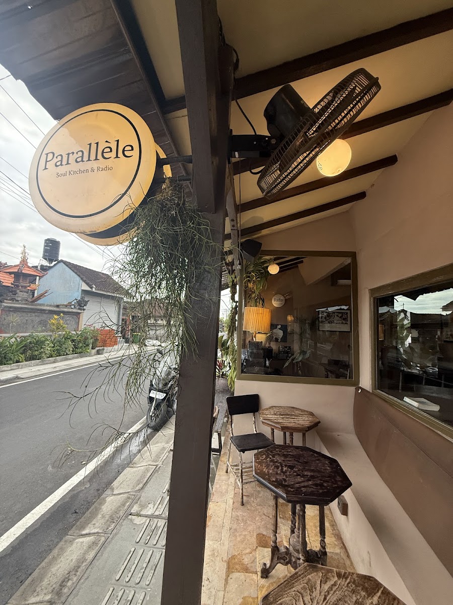 Parallele Kitchen & Radio