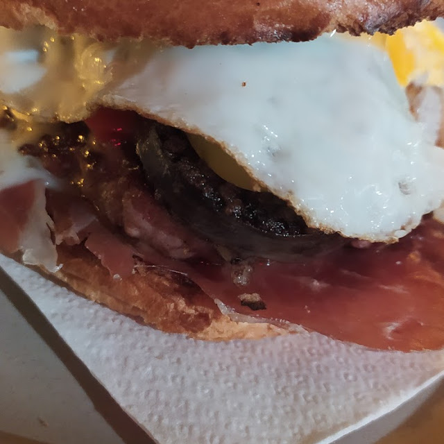 Hamburguesa Con Huevo
