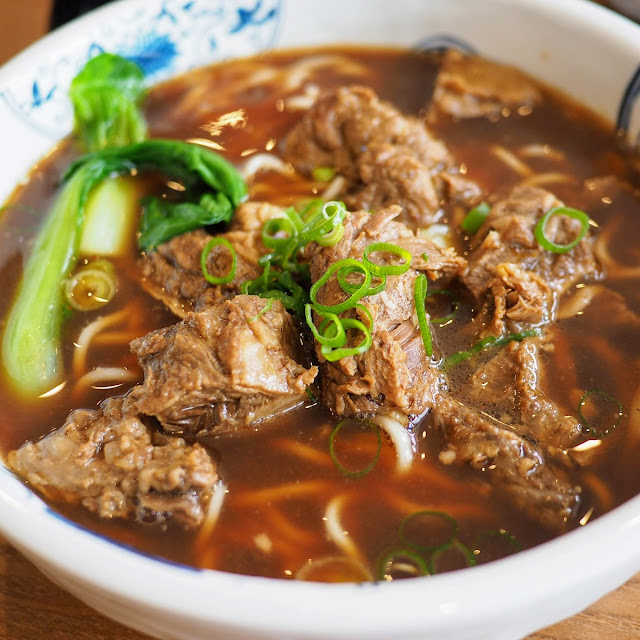 n2 braised beef brisket noodle soup 牛腩汤面