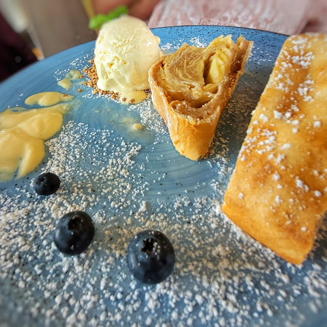 Apfelstrudel