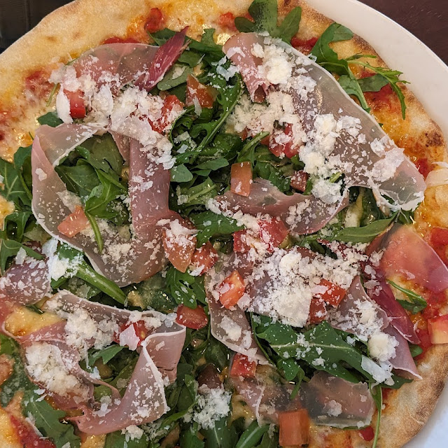 Pizza Rucola Parmaschinken
