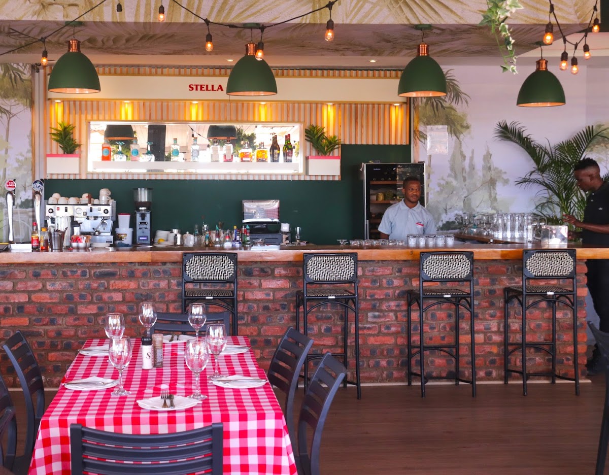 Mamma Luciana’s Kloof Country Club