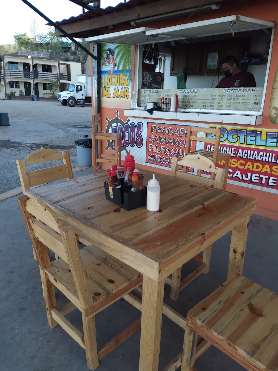 Mariscos y Botanas Al Mar