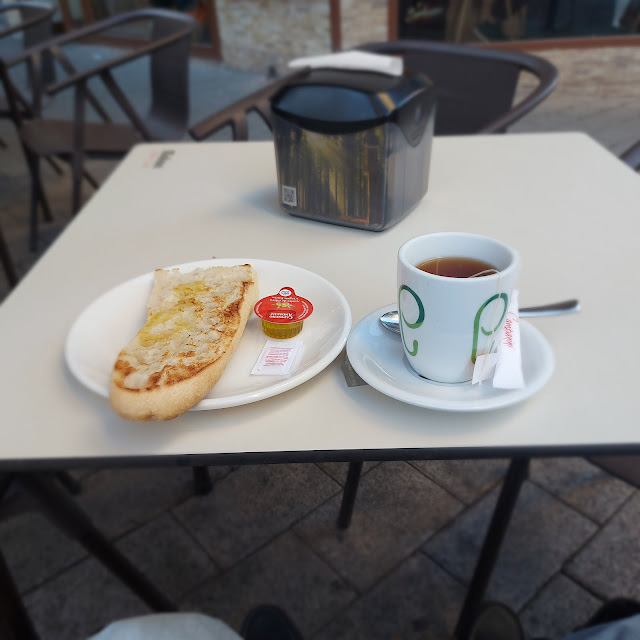 Té Verde Y Tostada