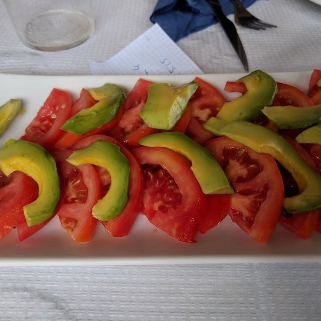 Tomate Con Aguacate