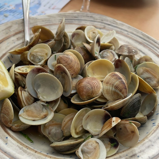 Almejas Al Ajillo