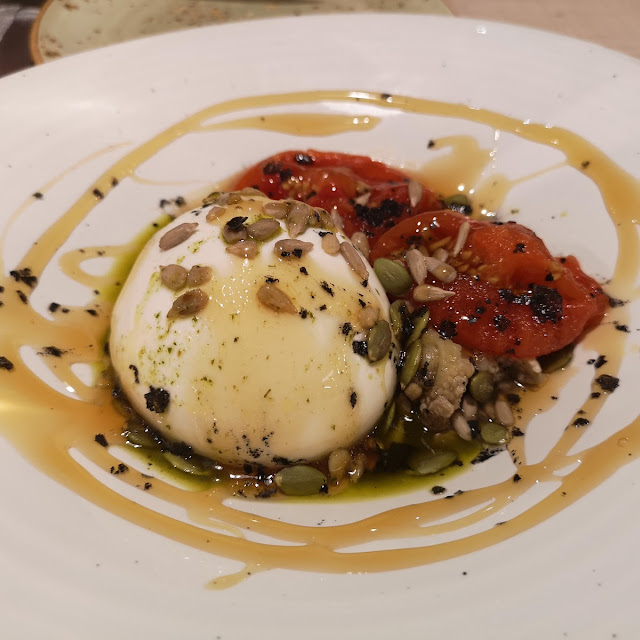 Ensalada de Burrata Pugliese