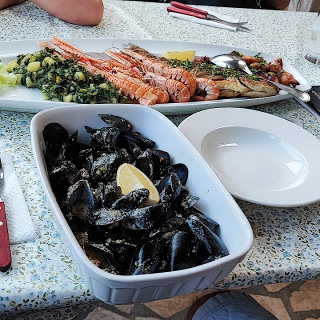 Fischplatte Für 2 Personen Mit Miesmuscheln