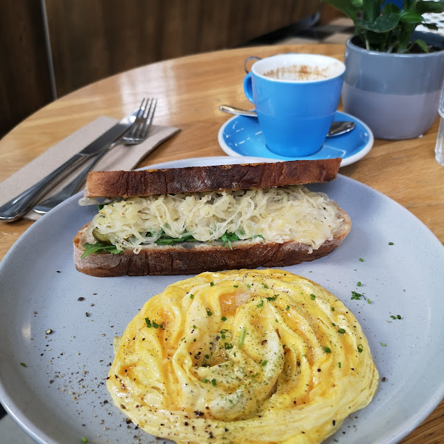 Scrambled Eggs and Pickle Sandwich