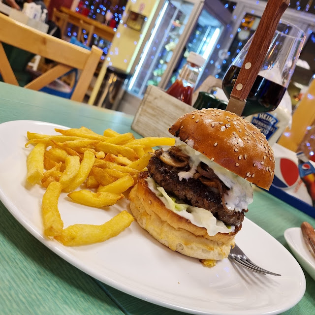 Champions Burger