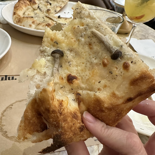 Truffle Pizza Biancat