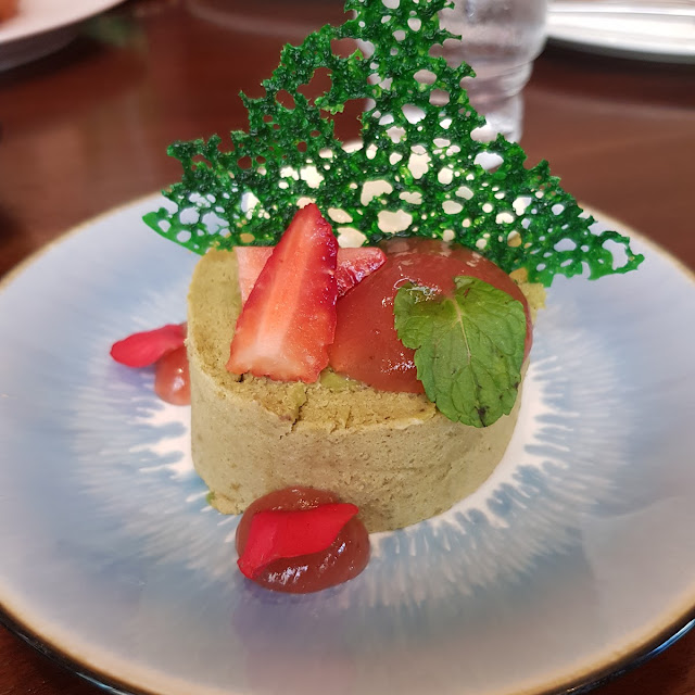 Matcha Strawberry Cake Roll