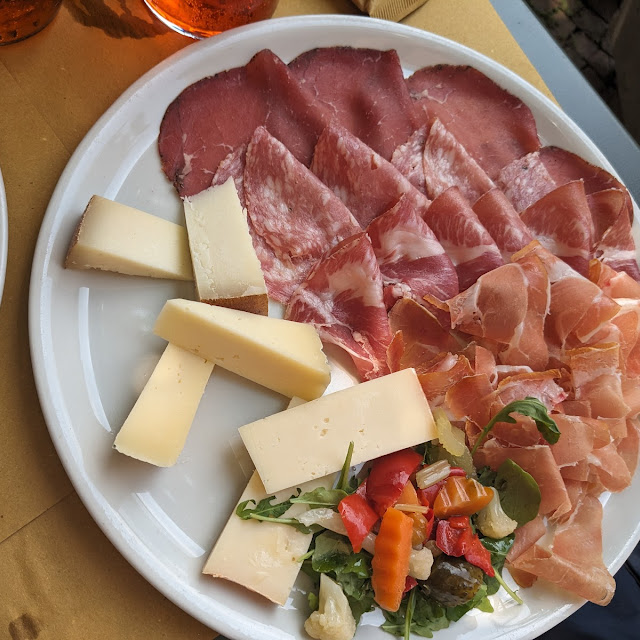 Assortiment de Charcuteries Et Fromage
