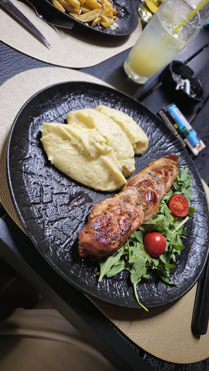 UMAMI Gastro Lounge