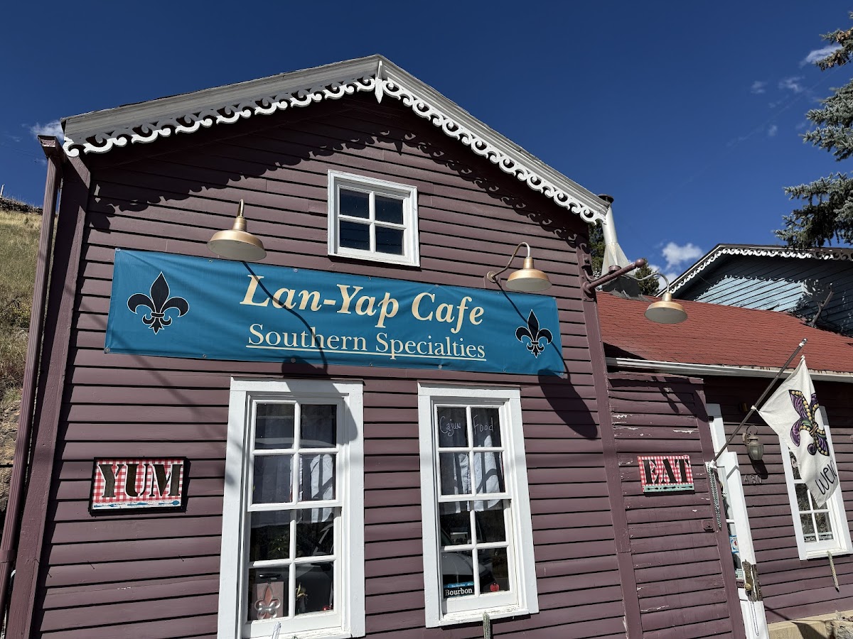 Lan-Yap Cafe
