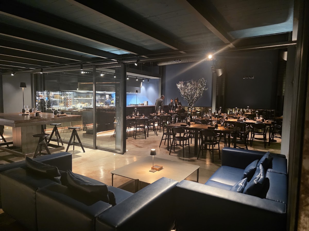 Hangar Lounge Restaurant