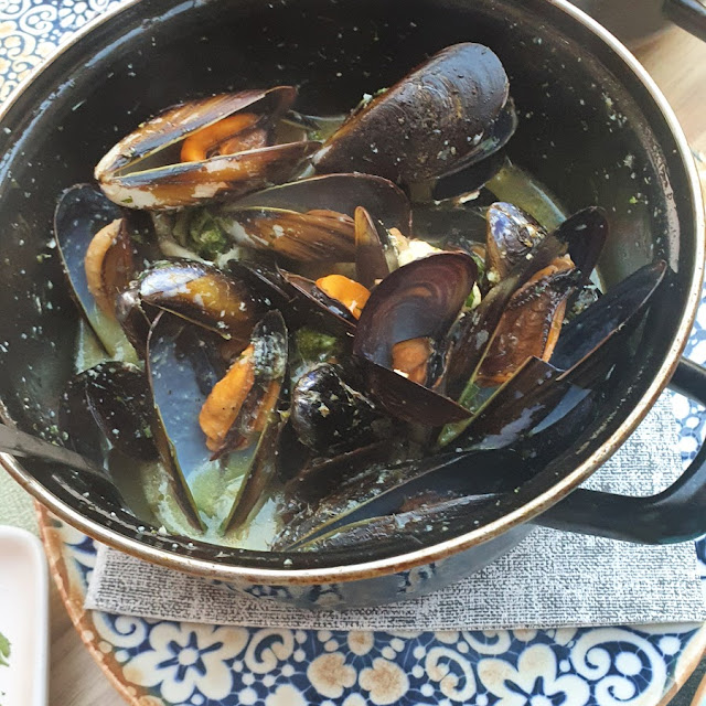 Mejillones Al Vino Blanco