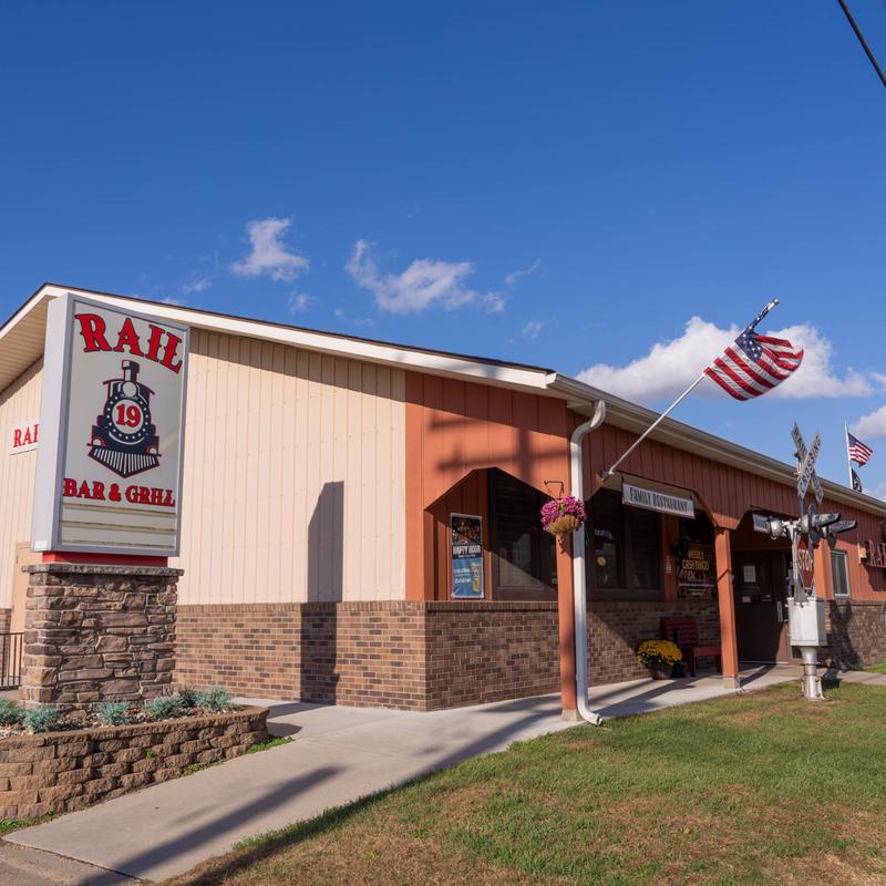Rail 19 Bar & Grill