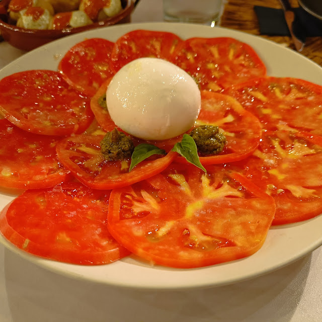 Tomate Con Burrata