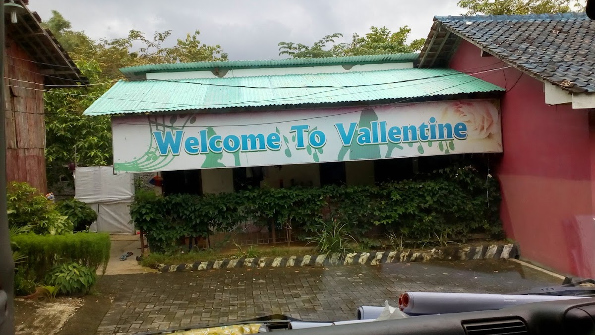 Valentine Cafe & Karaoke