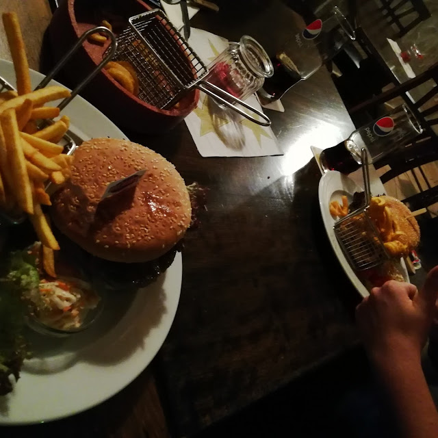 Hamburgermenü