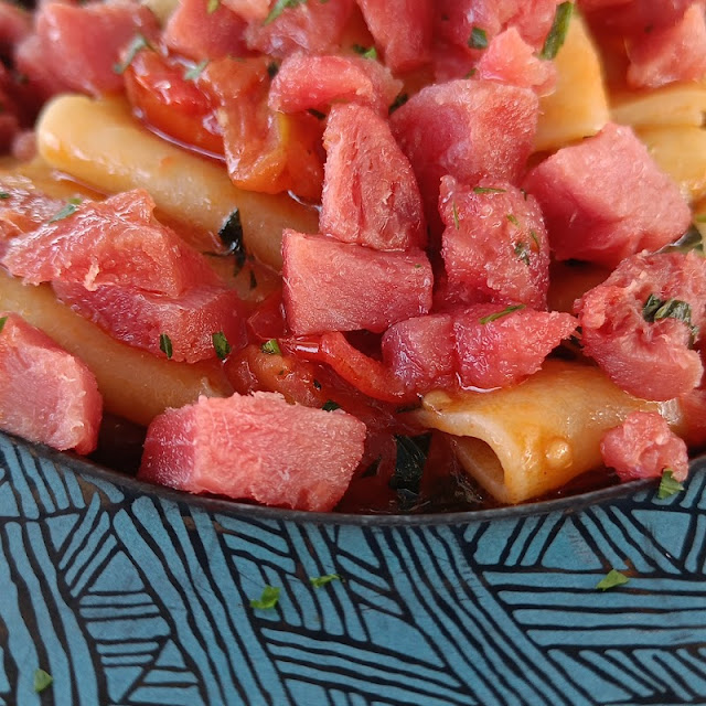 Paccheri E Tartare Di Tonno