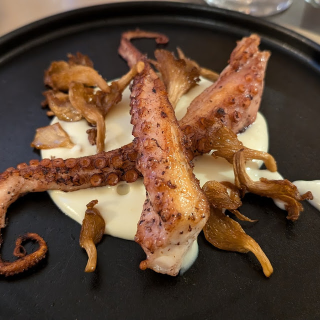 Polpo Arrosto Spuma Di Patate Affumicate E Funghi Alla Brace