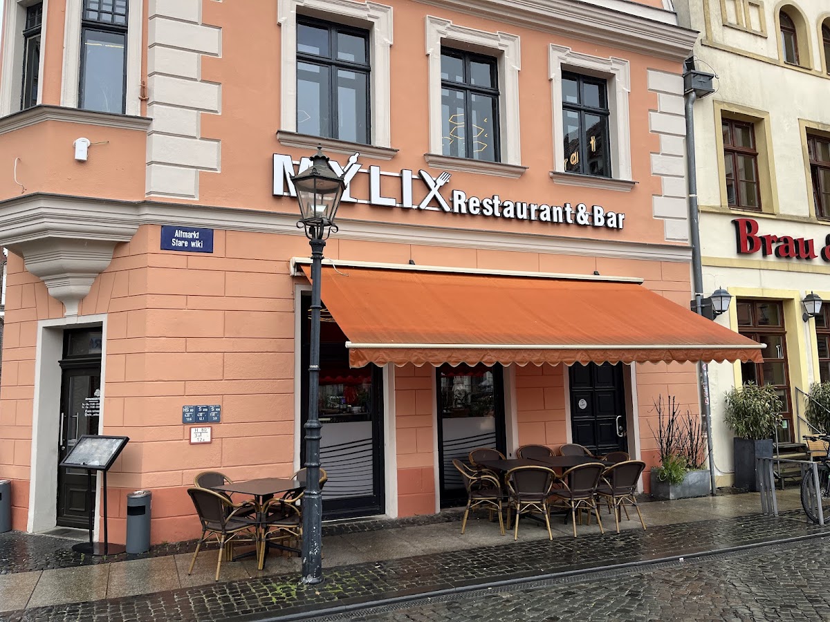 Mylix Restaurant & Bar