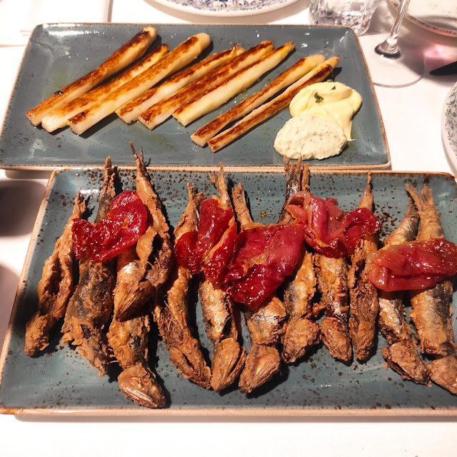 Espárragos A la Plancha Dos Salsas
