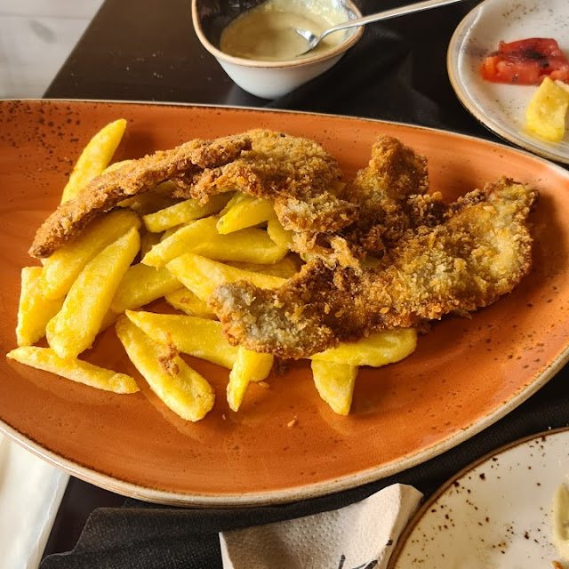 Ternera Rebozada Con Salsa de Cabrales