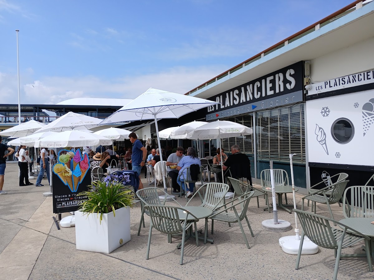 LES PLAISANCIERS