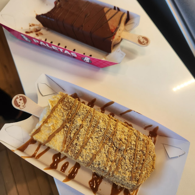 Coconut Paleta with Cookie Butter and Graham Crackers