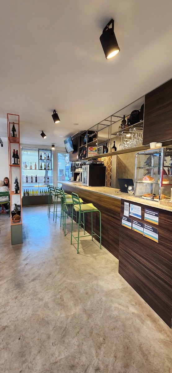 Dolino Café y Vino