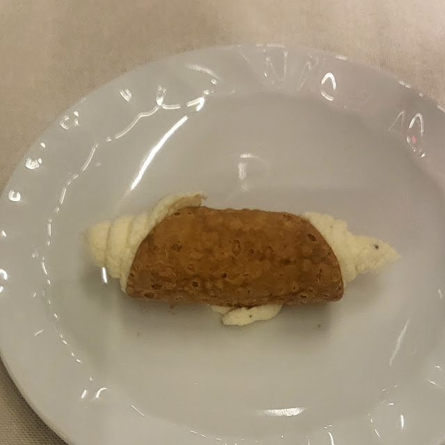 Cannolo Con Mousse Al Tartufo