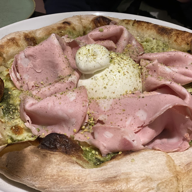 Pizza Z Buraka I Pistacjowym Pesto