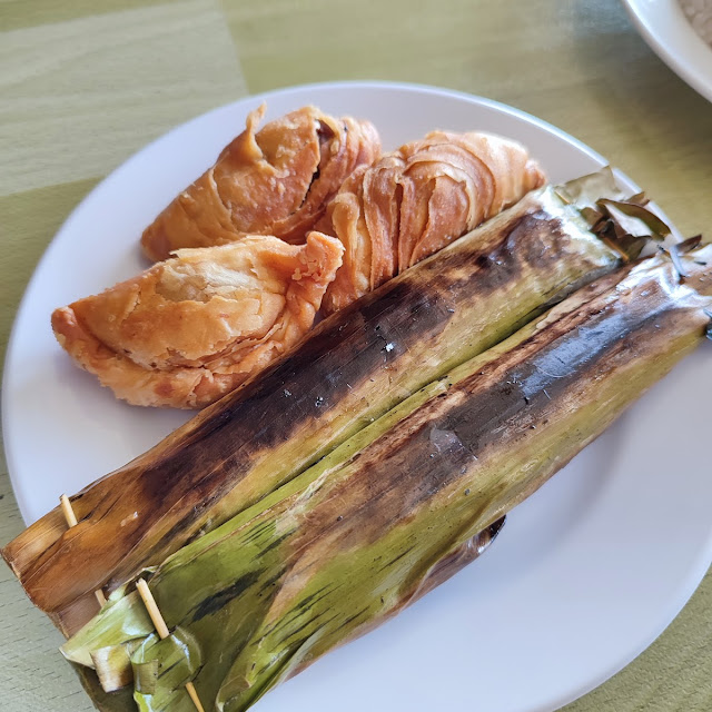 Karipap Dan Pulut Panggang