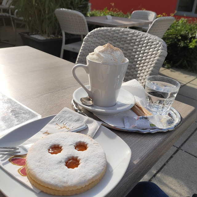 Café Und Linzerauge