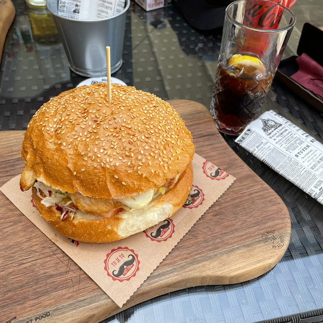 Hamburger Mit Pommes Frites