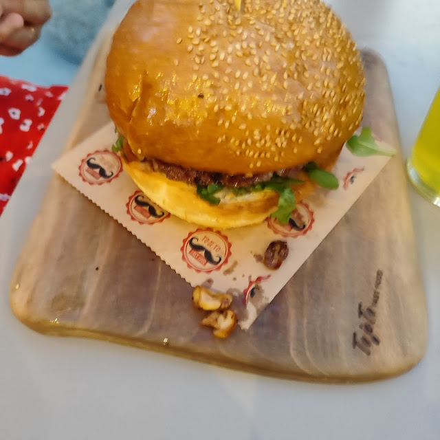 Lovački Burger