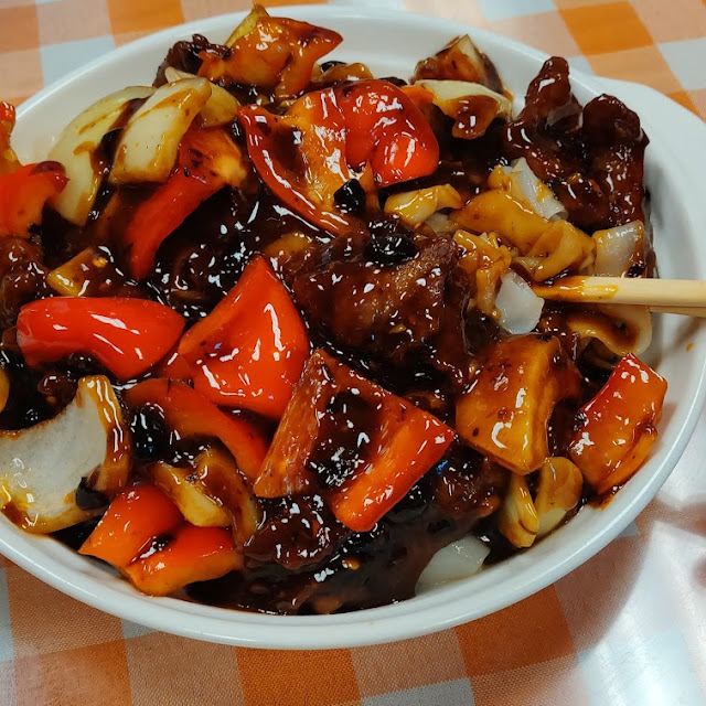 Rice Noodle with Beef and Black Bean Sauce