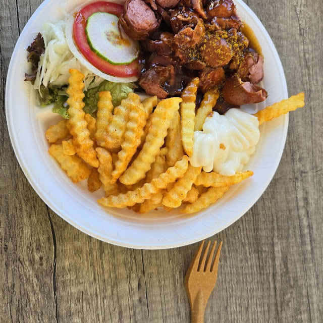 Currywurst Mit Pommes Frites