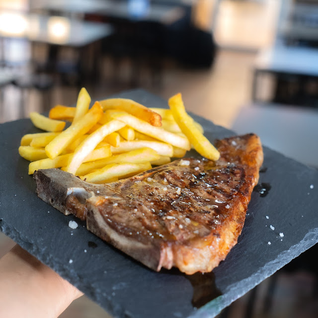 Chuletón Incluido En El Menú de Fin de Semana
