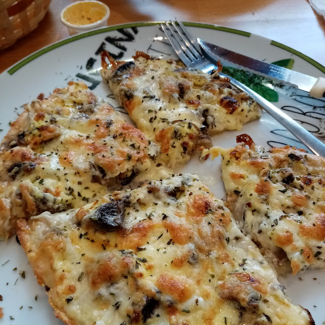 Pizza Mit Paprika
