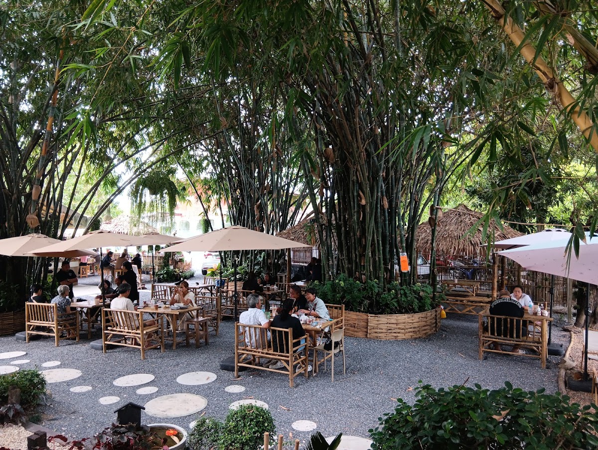 บ้านปู่สวนย่า คาเฟ่ • Baanpuu Saunyaa Cafe (เส้นหลังวัดดอนใหญ่)